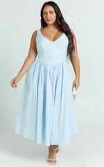 Robe mi-longue Beckett - Robe col rond, taille basse en V, jupe froncée bleue