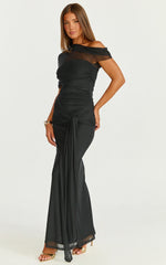 Robe longue Nicolette - Robe épaules dénudées à manches cape, noire