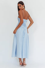 Robe longue Serifine à ornements floraux bleue