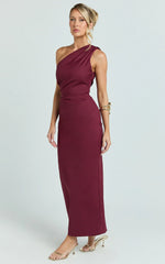 Robe Midi Karlie - Robe ajustée à une épaule couleur vin
