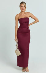 Robe longue Jamie - Robe colonne froncée sans bretelles couleur lie-de-vin