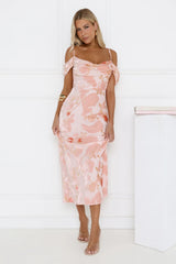Robe longue rose à épaules dénudées « Garden Romance »