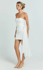 Mini-robe Riley - Robe moulante bustier drapée en blanc