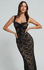 Robe midi Collette - Robe midi en dentelle noire avec buste froncé et larges bretelles