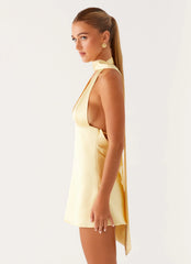 Mini robe licou en satin Alicia - Jaune pastel