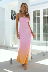 Robe longue en satin Amber Horizon couleur coucher de soleil