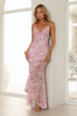 Robe longue en dentelle florale délicate rose