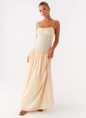 Robe longue Jacinda à taille basse – Crème