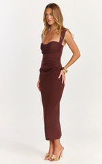 Robe longue Kenna - Robe à buste froncé et taille cintrée coloris chocolat