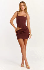 Robe courte Jonas - Robe à corset, taille drapée et jupe en chocolat