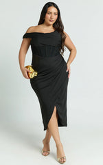 Robe longue Aidia - Robe corset drapée noire à épaules dénudées