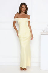 La robe longue Sophisticate épaules dénudées jaune