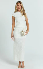 Robe longue Kayrene - Robe jacquard à manches courtes couleur crème