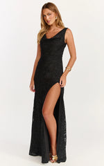 Robe longue Rachel - Robe jacquard noire à col bénitier et fente sur le devant
