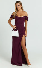 Robe longue Marcel - Robe corset fendue à épaules dénudées couleur lie de vin