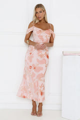 Robe longue rose à épaules dénudées « Garden Romance »