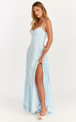 Robe longue Rachel - Robe fendue devant en jacquard, col cœur, coloris bleu glacier