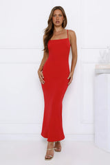 Type de modèle : Robe longue rouge