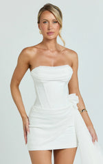 Mini-robe Riley - Robe moulante bustier drapée en blanc