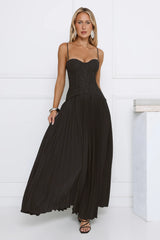 Robe longue noire en dentelle Roses anciennes