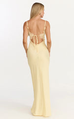 Robe longue Kyra - Robe en satin citron avec buste en dentelle et dos noué