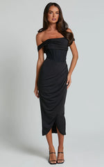Robe longue Aidia - Robe corset drapée noire à épaules dénudées