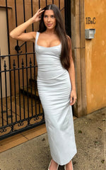 Robe midi Benita - Robe ajustée froncée à col rond de couleur bleue
