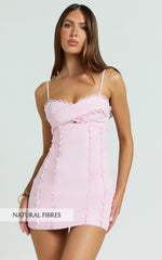 Robe Gigi Mini en mélange de lin - Robe rose à encolure en cœur, dos noué et détails festonnés