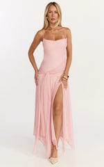 Robe longue Idris - Robe godet à col bénitier et drapé doux en rose poudré