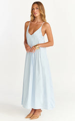 Robe longue Estelle - Robe plissée col V bleue