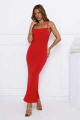 Type de modèle : Robe longue rouge