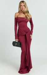Robe longue Judith - Robe en jersey à col bateau, dos nu, devant noué et manches longues couleur bordeaux