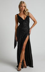 Robe longue Malisha - Robe dos nu à col bénitier et sequins noire