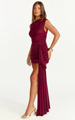Mini-robe Baylee - Robe moulante asymétrique froncée couleur lie-de-vin