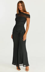 Robe longue Nicolette - Robe épaules dénudées à manches cape, noire