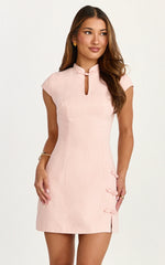 Robe Courte Jana - Robe Moulante Fendue à Col Montant Rose