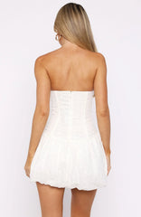 Mini-robe bustier brodée « Sunny Vibes » – Blanc