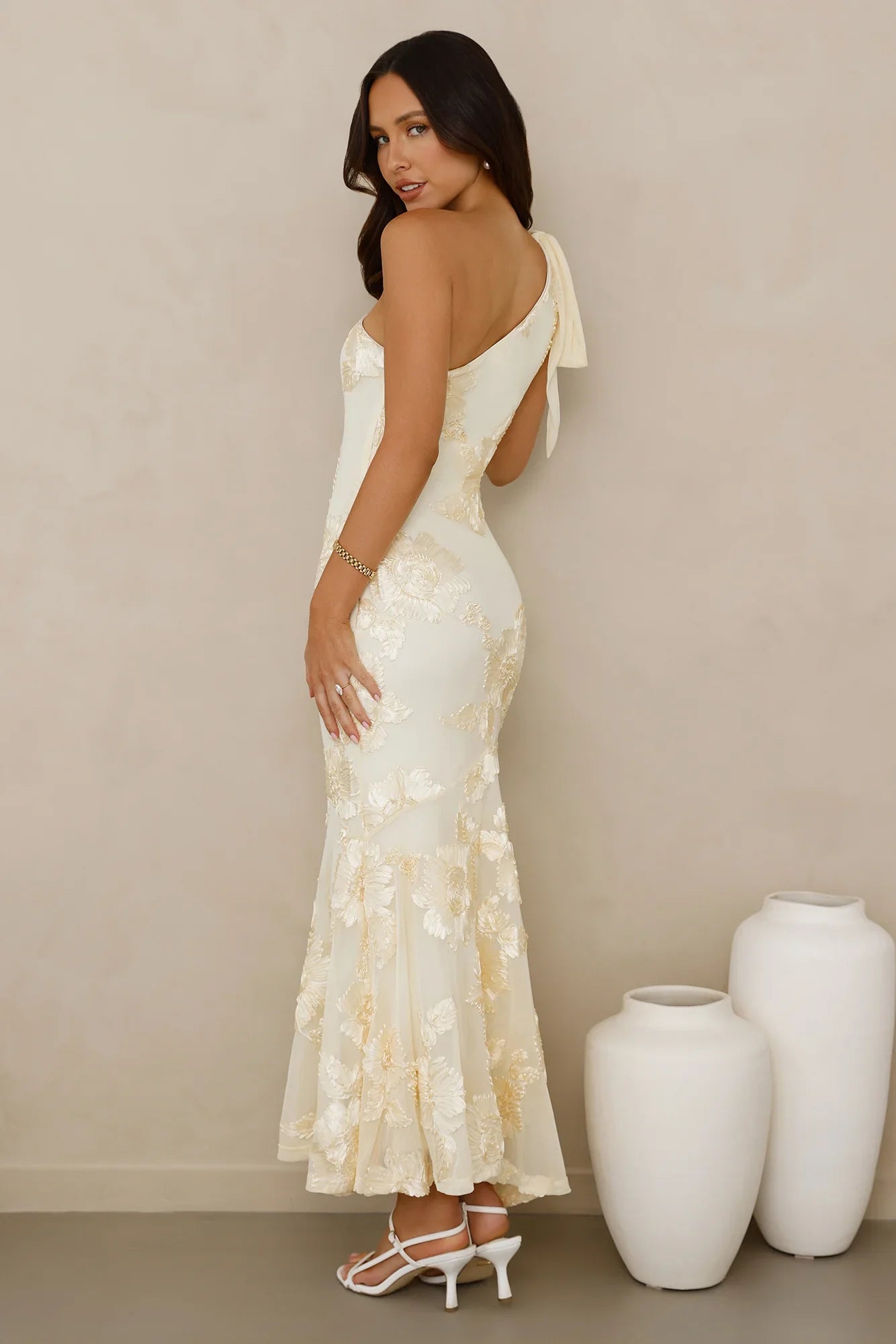 Robe longue Glossy Girl asymétrique en tulle jaune