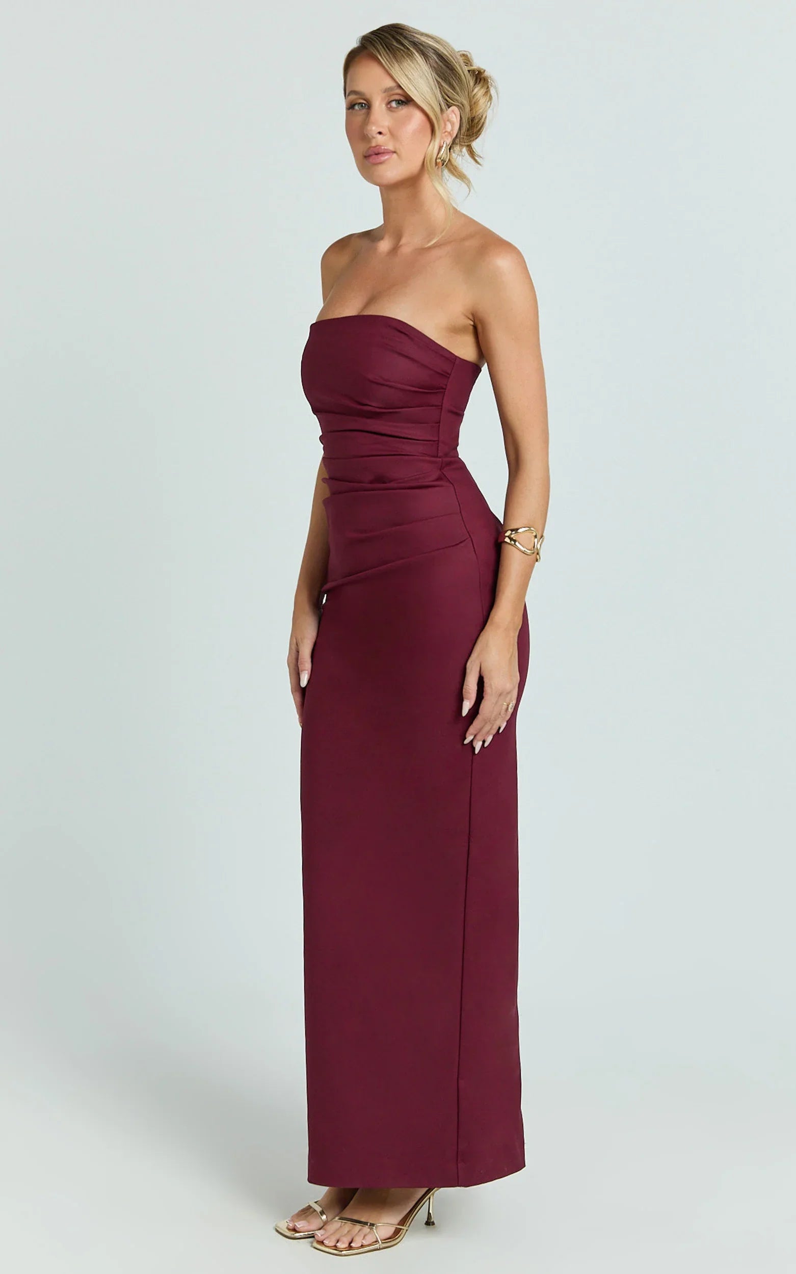 Robe longue Jamie - Robe colonne ajustée drapée sans bretelles couleur vin
