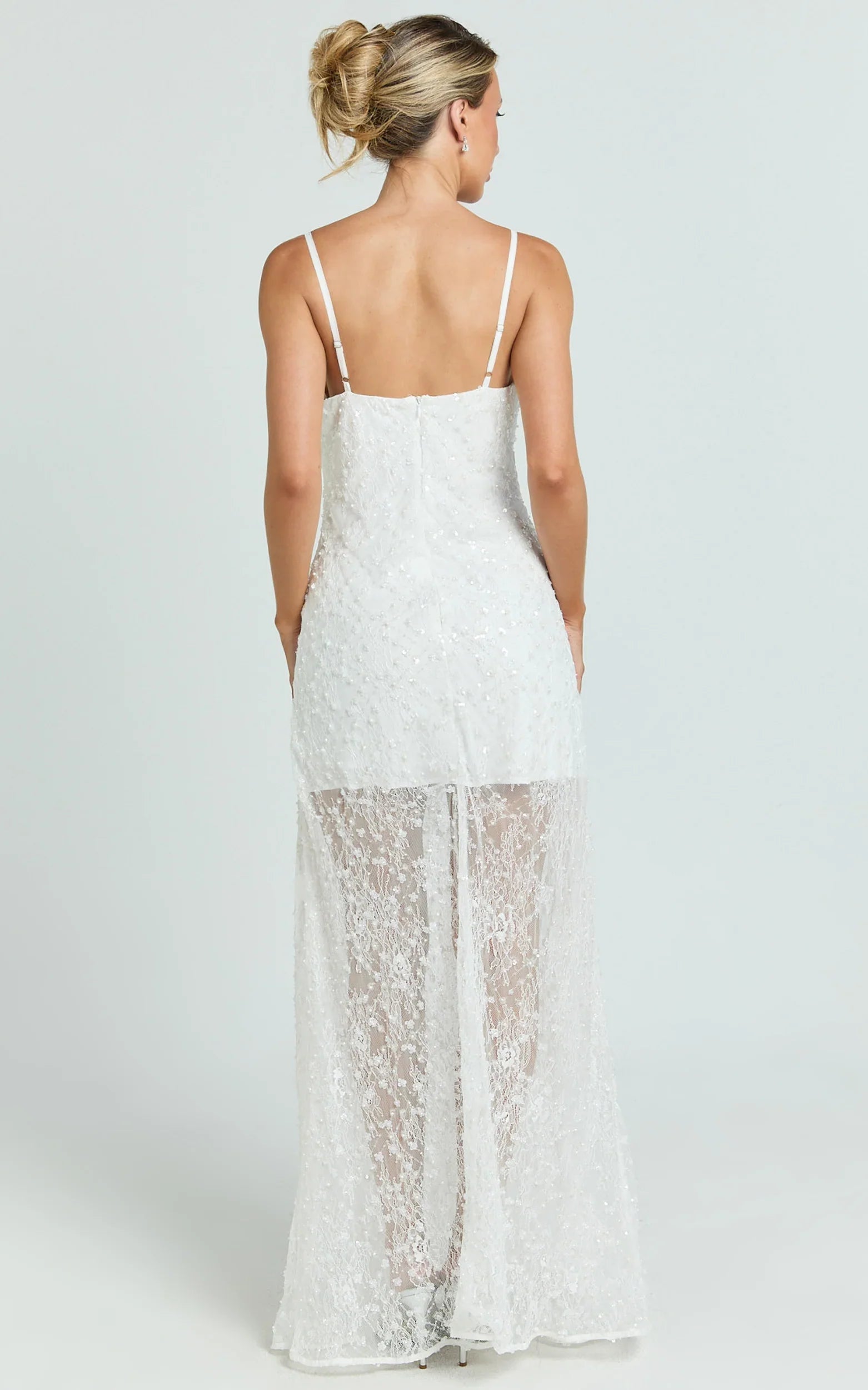 Robe longue Alana - Robe à col bénitier en dentelle et sequins, coloris blanc