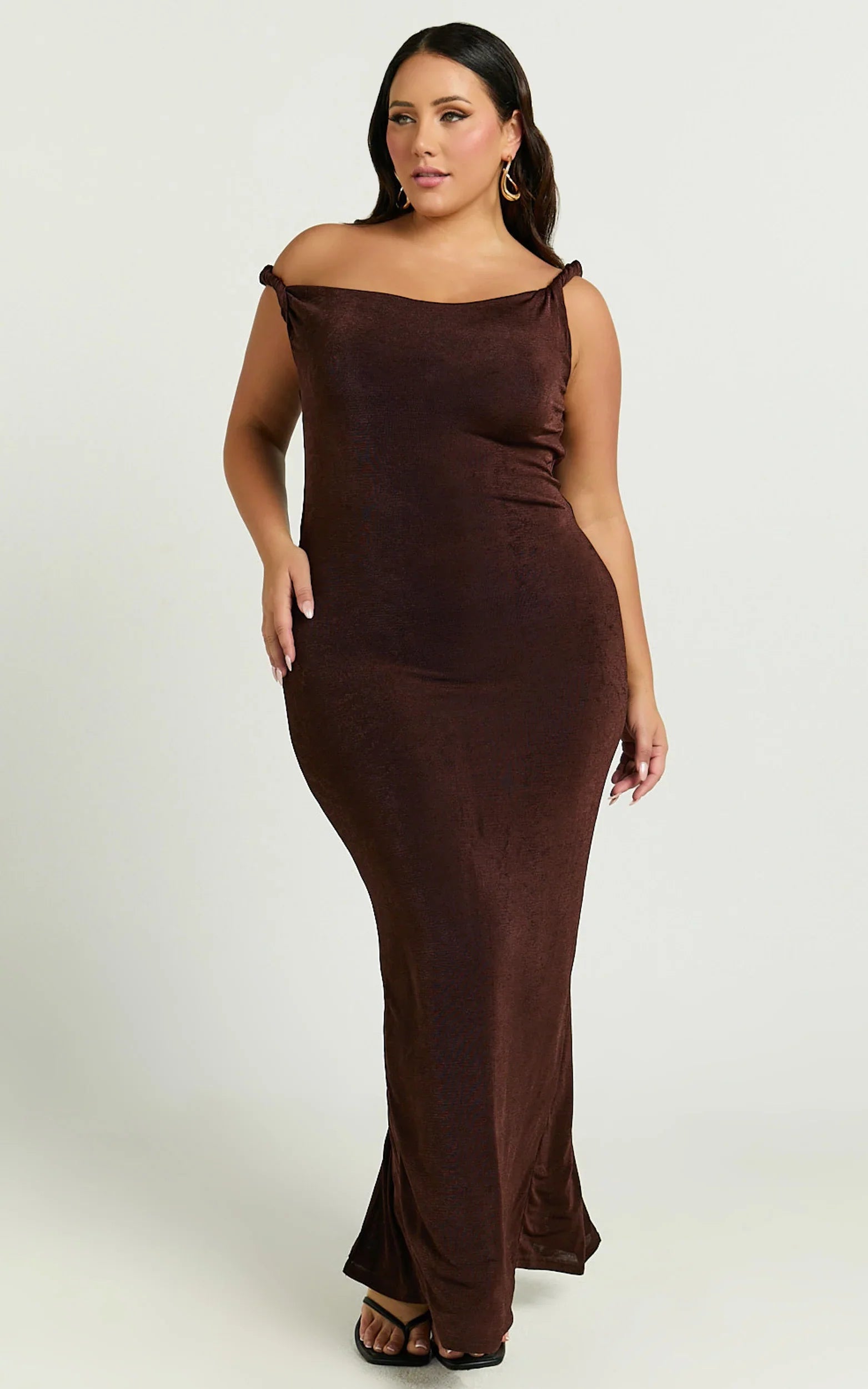 Robe mi-longue Isabel - Robe moulante asymétrique torsadée couleur chocolat