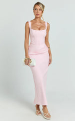 Robe longue Karlie – Robe ajustée à col rond rose