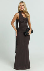 Robe longue Larson - Robe colonne à col asymétrique à nouer, coloris chocolat