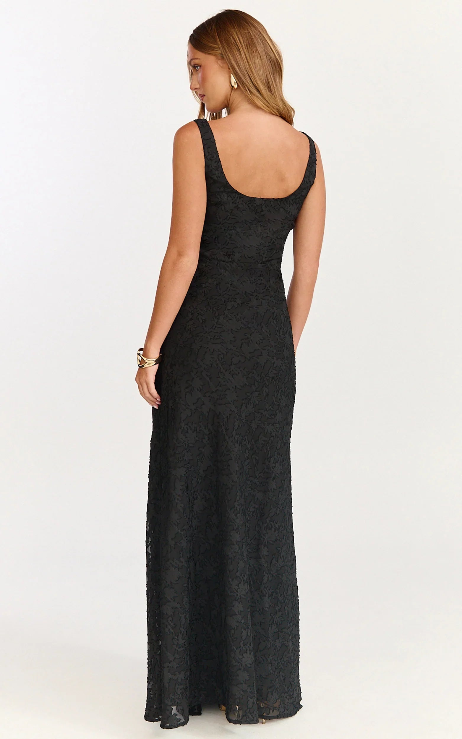 Robe longue Rachel - Robe jacquard noire à col bénitier et fente sur le devant