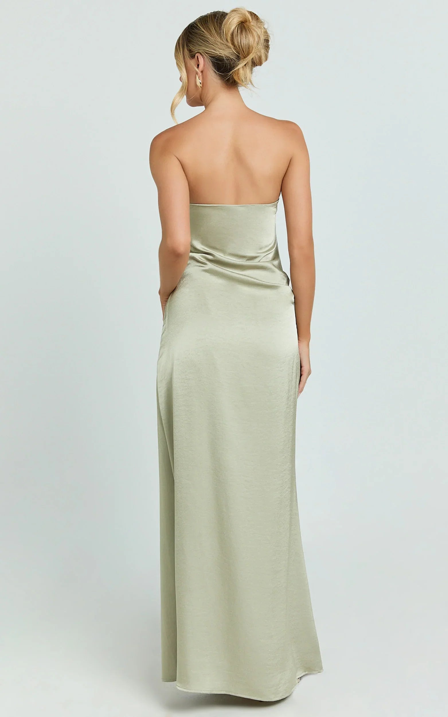 Robe longue Laurie - Robe bustier en satin drapé vert olive clair