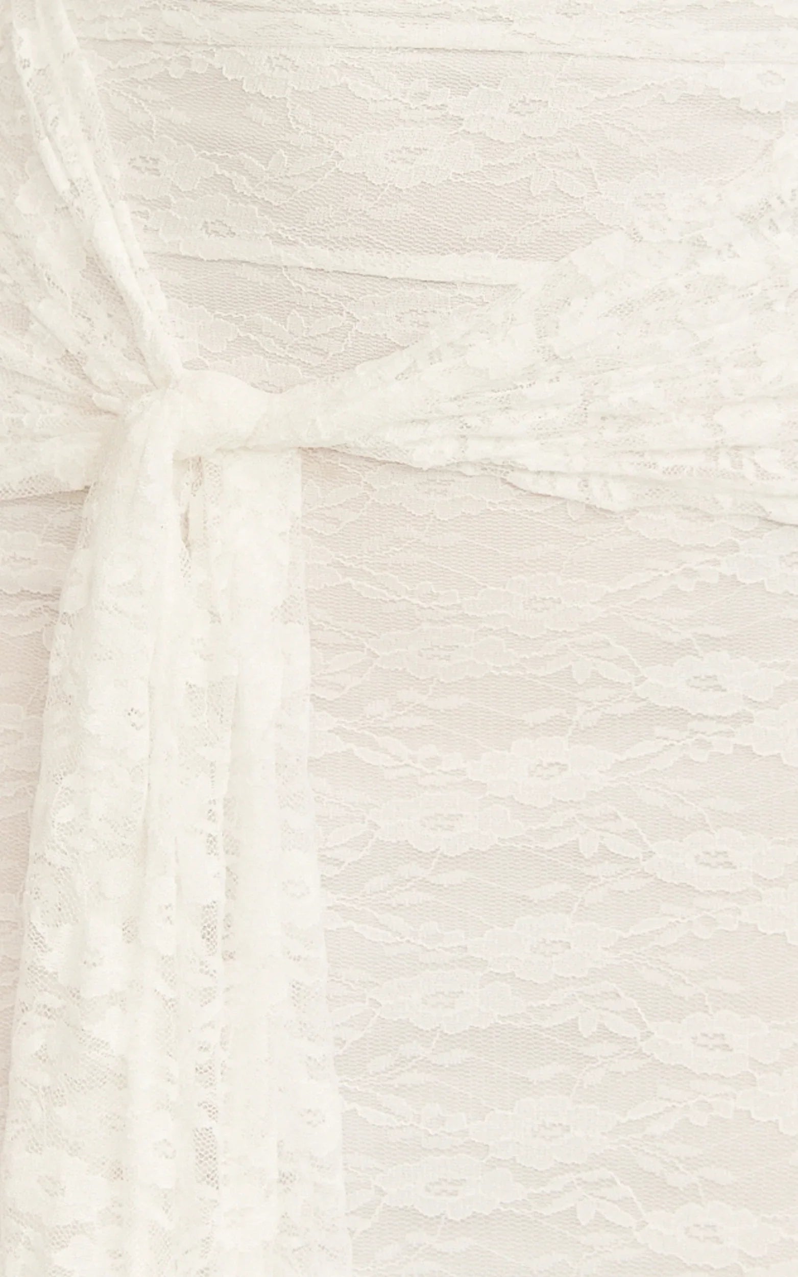 Robe longue Melville – Robe longue en dentelle à épaules dénudées et manches longues de couleur blanche