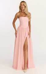 Robe longue Penny - Robe bustier corset ornée de fleurs rose pâle