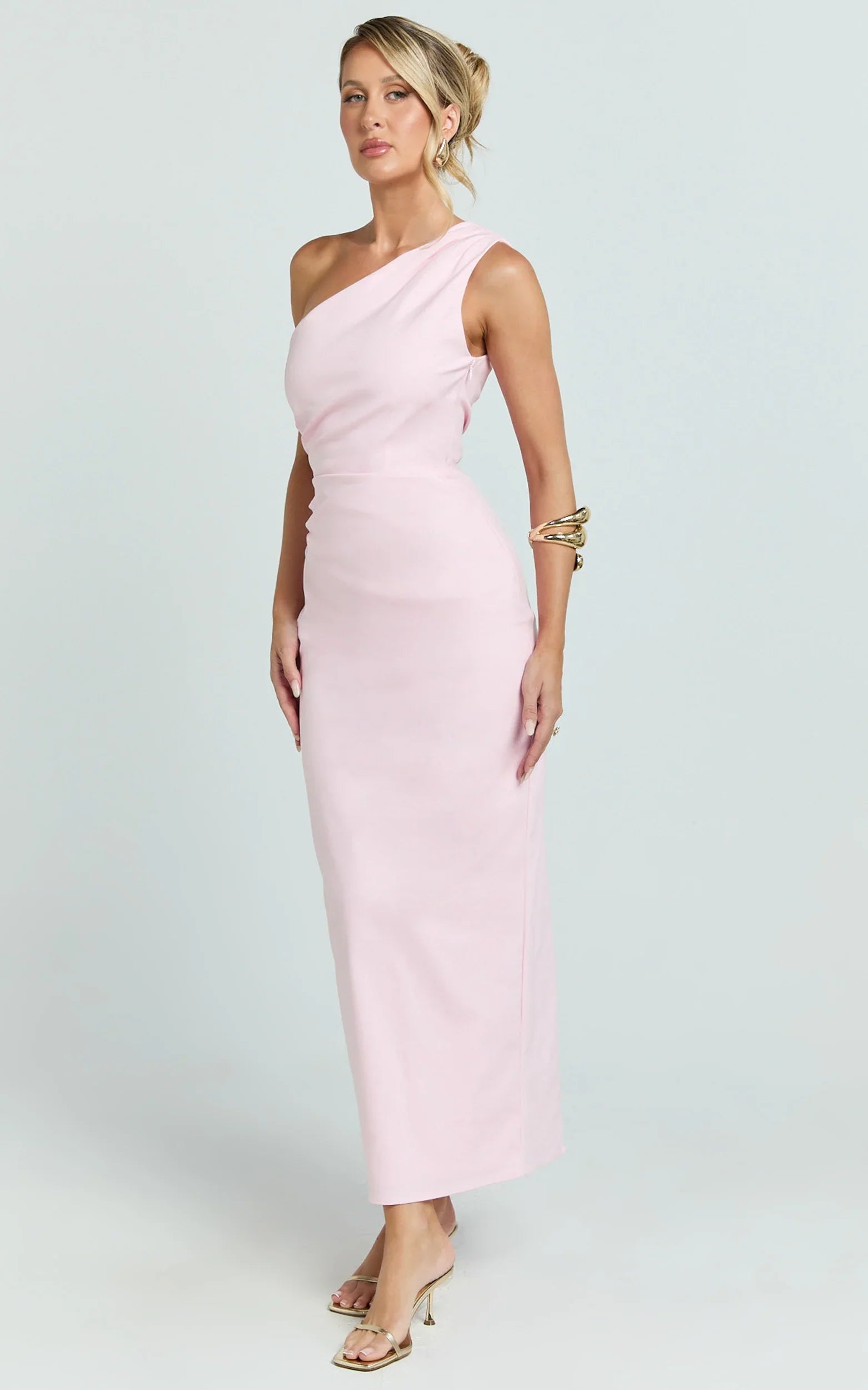 Robe Karlie Midi - Robe Ajustée à Une Épaule Rose