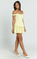 Robe Courte Izara - Robe Plissée Épaules Dénudées Citron
