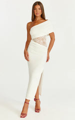 Robe midi Juliet - Robe moulante asymétrique en dentelle contrastante ivoire